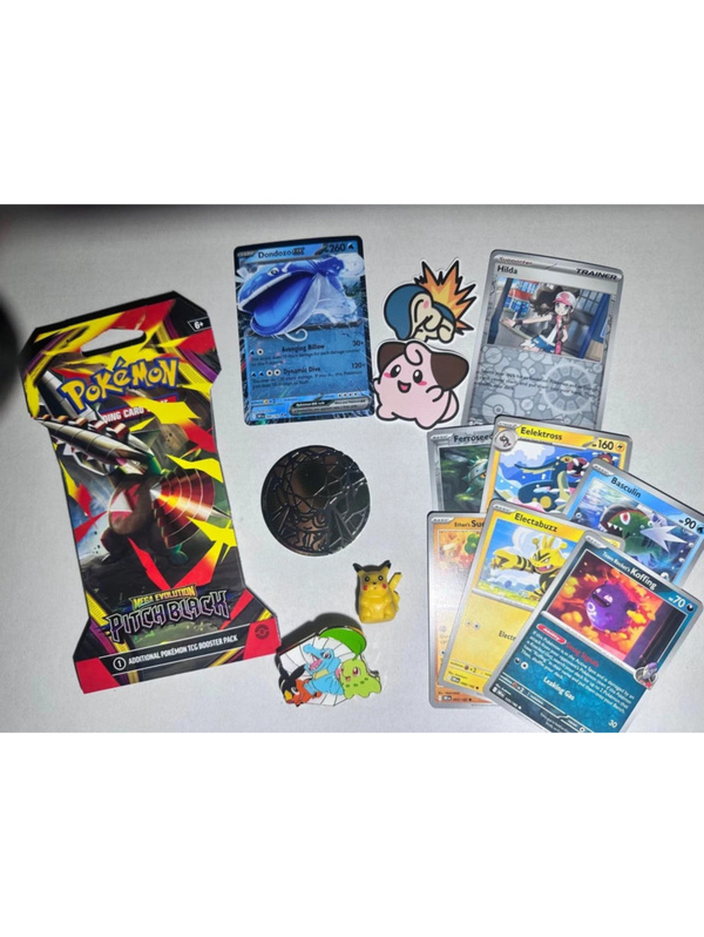 Pokémon TCG bundle Pitch Black booster pack plus assorted Pokémon goodies!